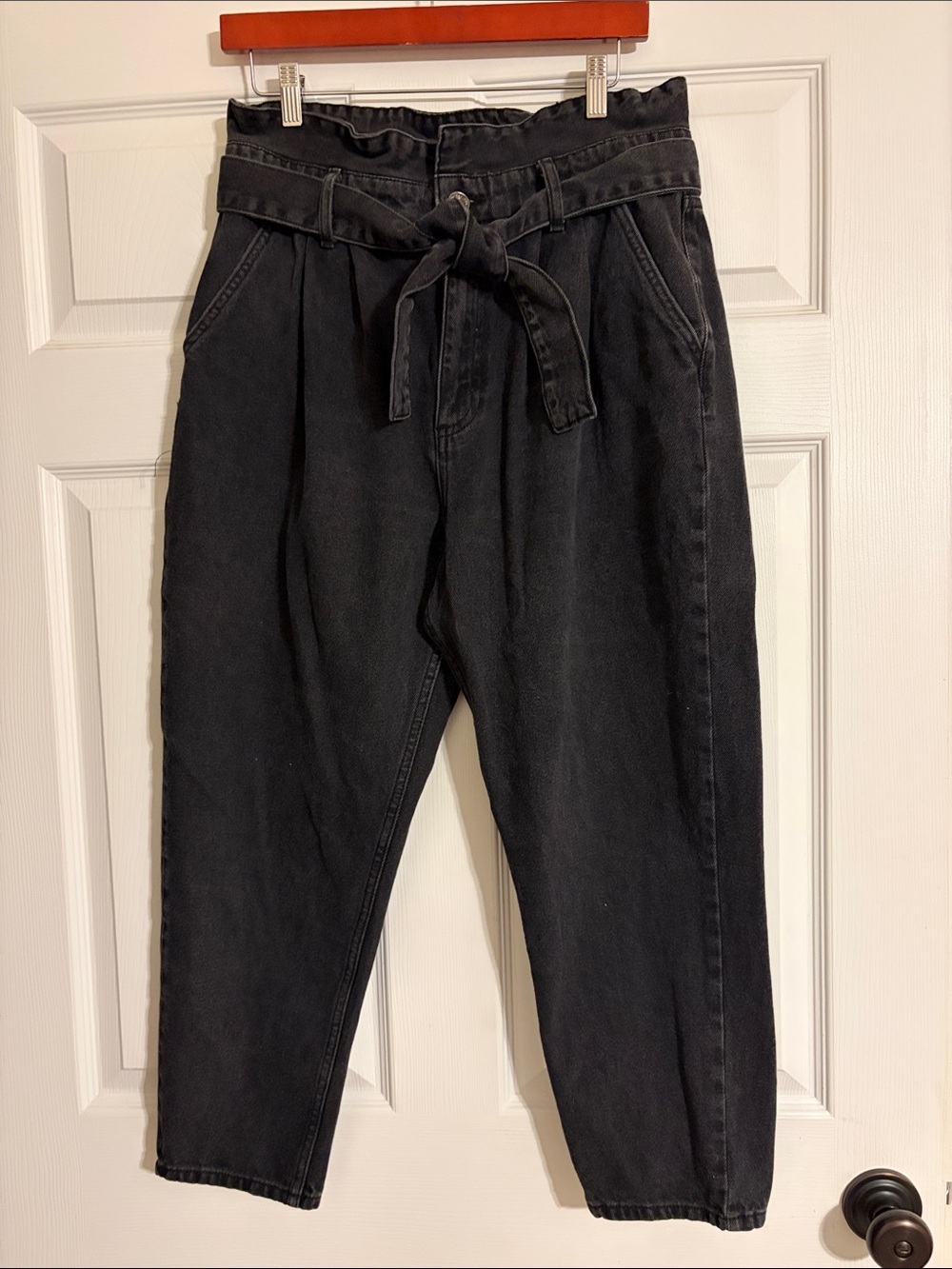 High-Waist Paperbag Black Women's Jeans with Tie Belt